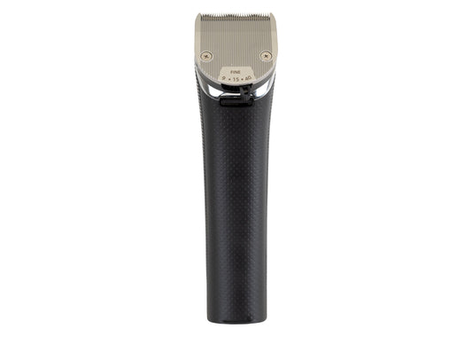 Nærbilde av Show Tech Experto Cordless Clipper med keramisk skjær og titanbelegg