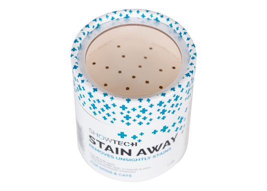 Show Tech+ Stain Away 60 g med fin doseringsåpning for enkel påføring rundt øyne, skjegg og poter