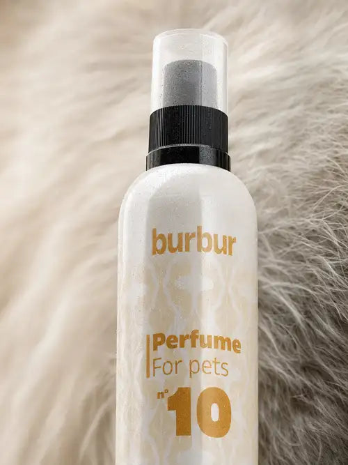 Burbur Perfume Ten for hund og katt_ Avbildet foran pels