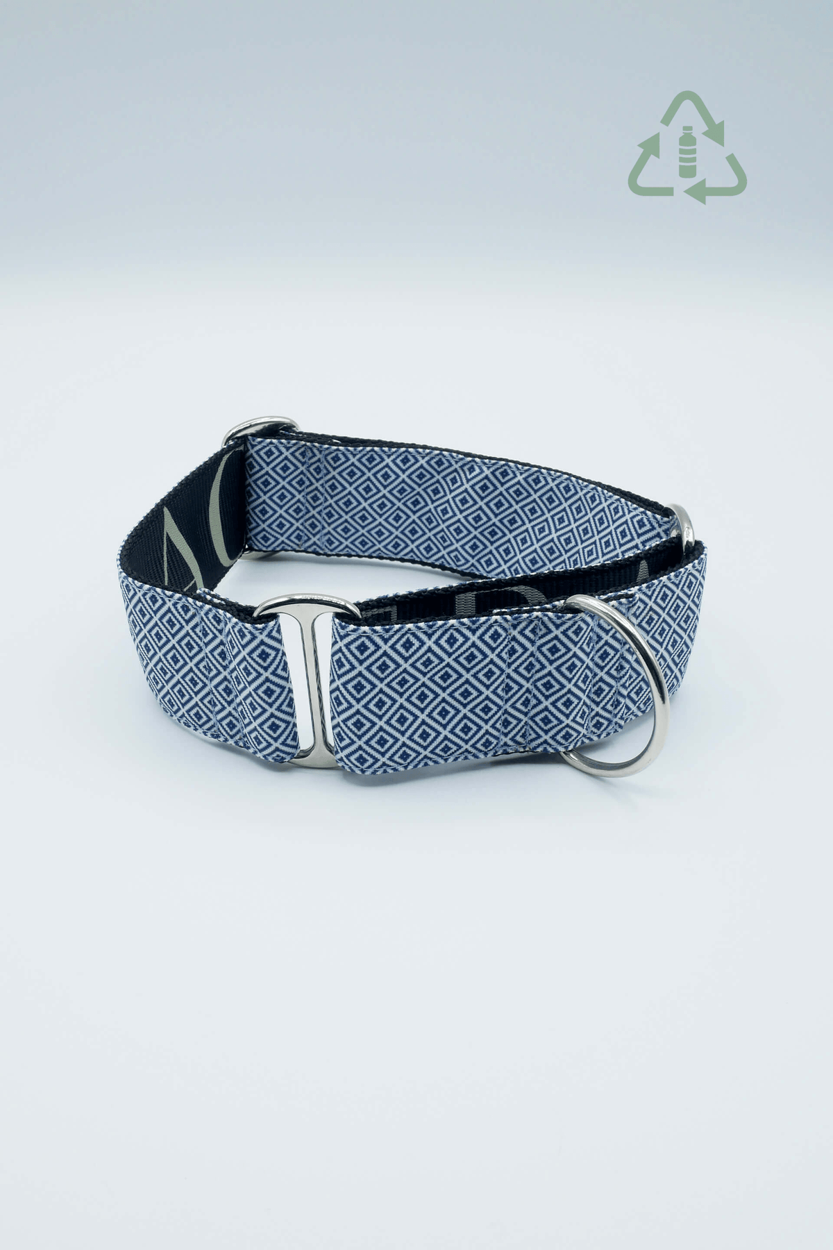 Baona Dogs Zanzibar Martingale hundehalsbånd i blått og hvitt med sølvfargede ringer og bred passform