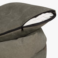 Last inn bildet i Gallery Viewer, WePet.no Hundeseng Classic Nest Desert Green – Denjo Dogs
