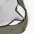 Last inn bildet i Gallery Viewer, WePet.no Hundeseng Classic Nest Desert Green – Denjo Dogs
