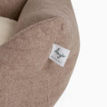 Last inn bildet i Gallery Viewer, WePet.no Hundeseng Teddy Lounge True Taupe – Denjo Dogs
