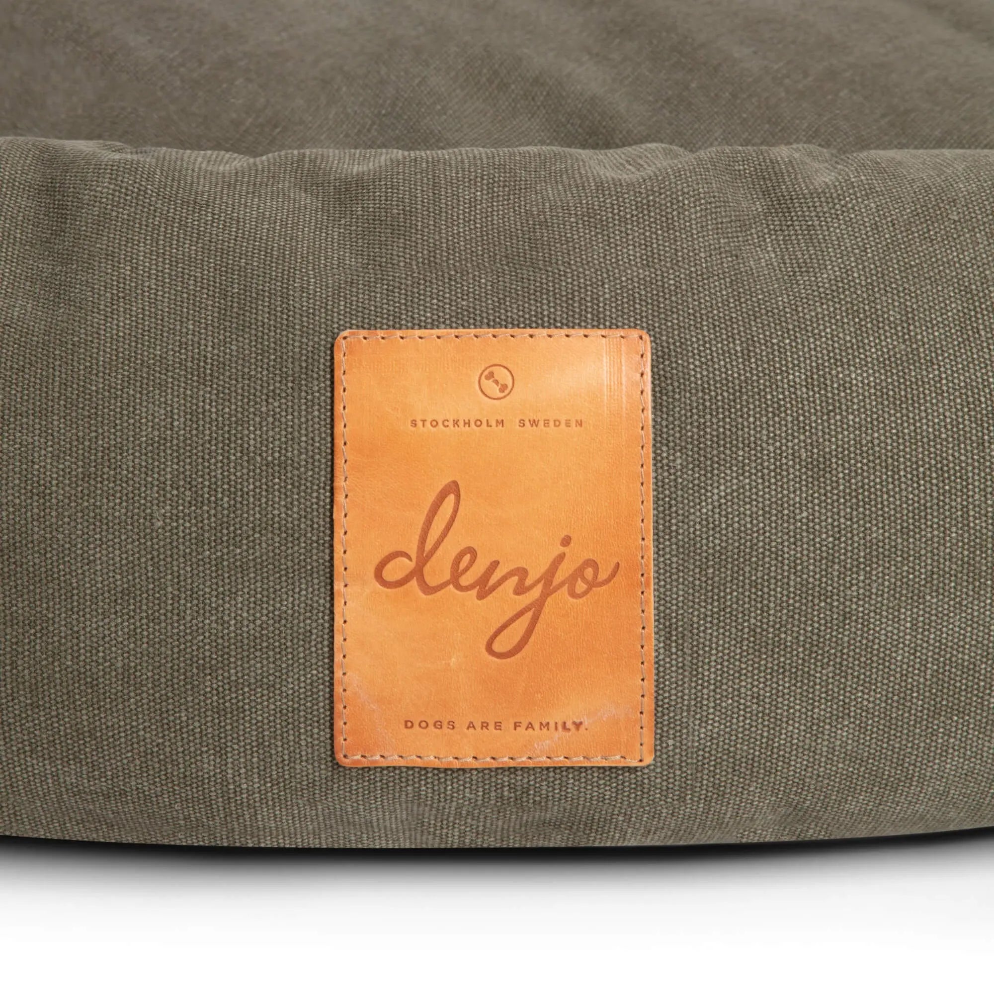 WePet.no Senger Hundeseng Classic Donut,  Desert Green med Lærdetalj – Denjo Dogs